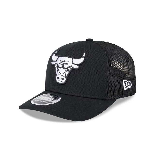 New Era 970 Black White Trucker Chicago Bulls Cap