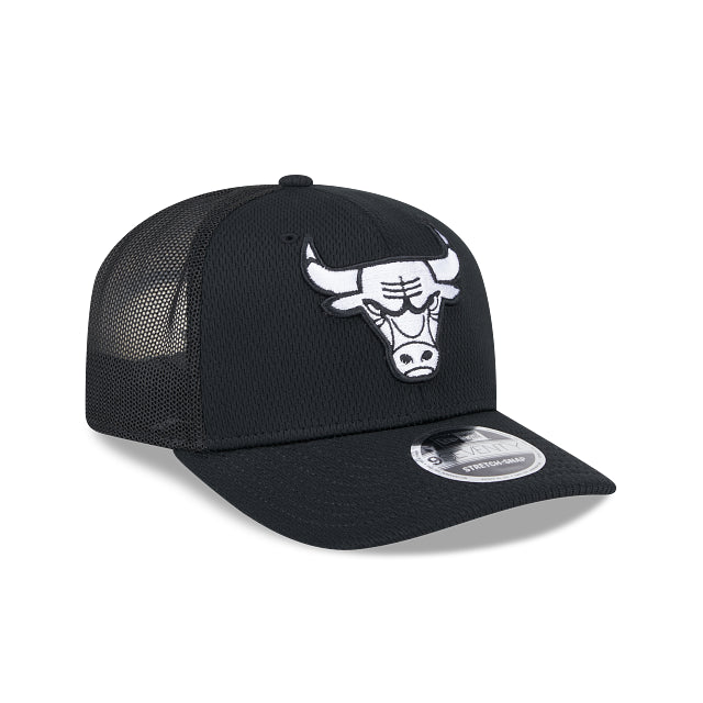 New Era 970 Black White Trucker Chicago Bulls Cap