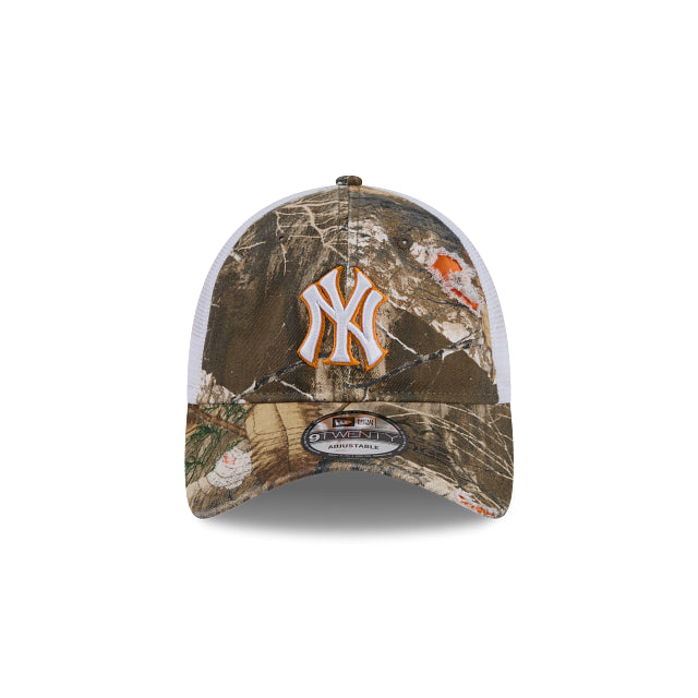 New Era 9Twenty Trucker New York Yankees Real Tree Distressed Cap