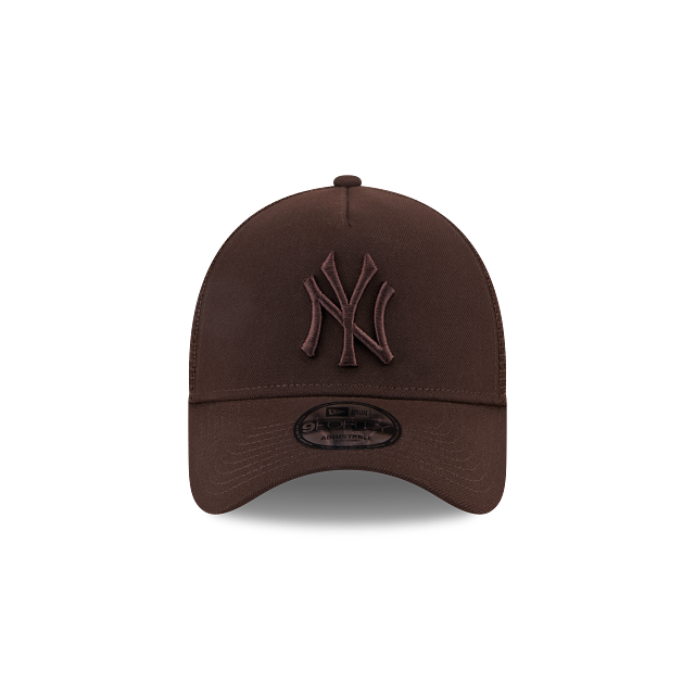 New Era 9Forty AFrame NY Yankees Trucker Cap Burnt Wood Brown Logo