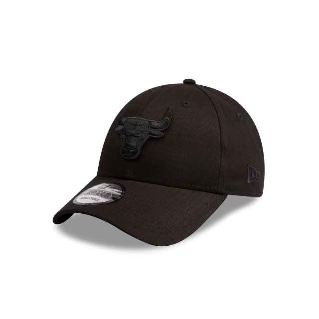 New Era 9Forty Chicago Bulls Black on Black Cap