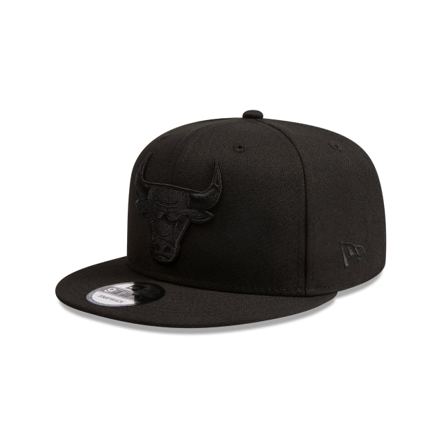 New Era Chicago Bulls 9Fifty Black on Black Flat Peak Snapback
