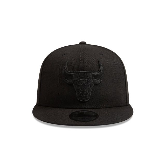 New Era Chicago Bulls 9Fifty Black on Black Flat Peak Snapback