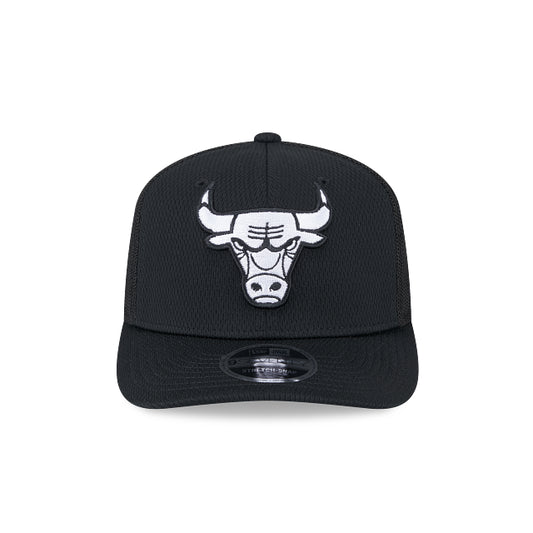 New Era 970 Black White Trucker Chicago Bulls Cap