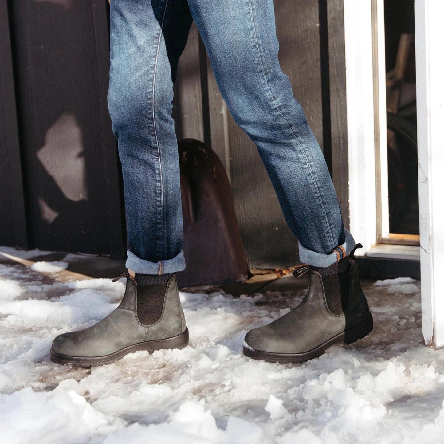 Blundstone 587 Rustic Black Chelsea Boot