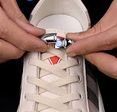 Magnetic Laces