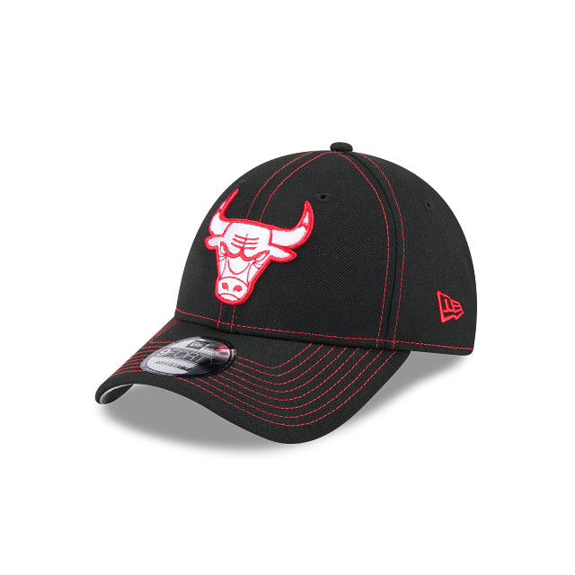 New Era 9Forty Snapback Chicago Bulls Cap Silver and Red Logo