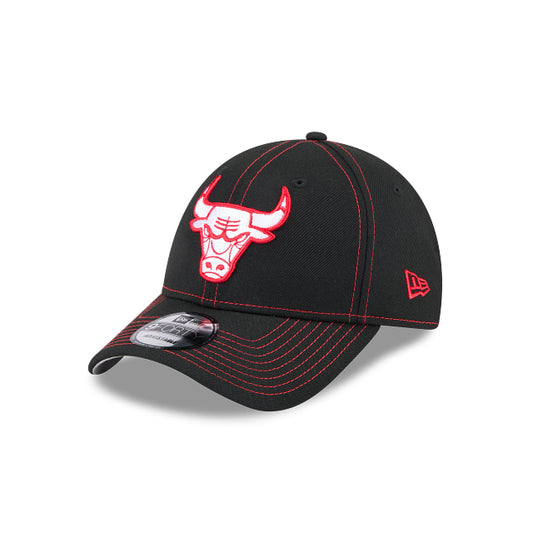 New Era 9Forty Snapback Chicago Bulls Cap Silver and Red Logo