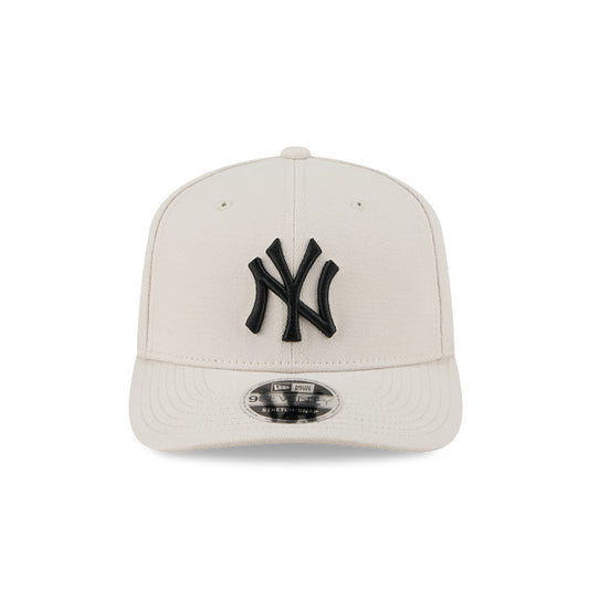 New Era 9Seventy New York Yankees Off White Black Logo Cap