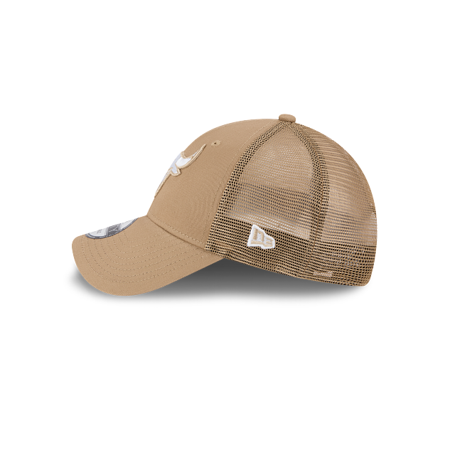 New Era 9Forty AFrame Chicago Bulls Trucker Cap Tan White Logo