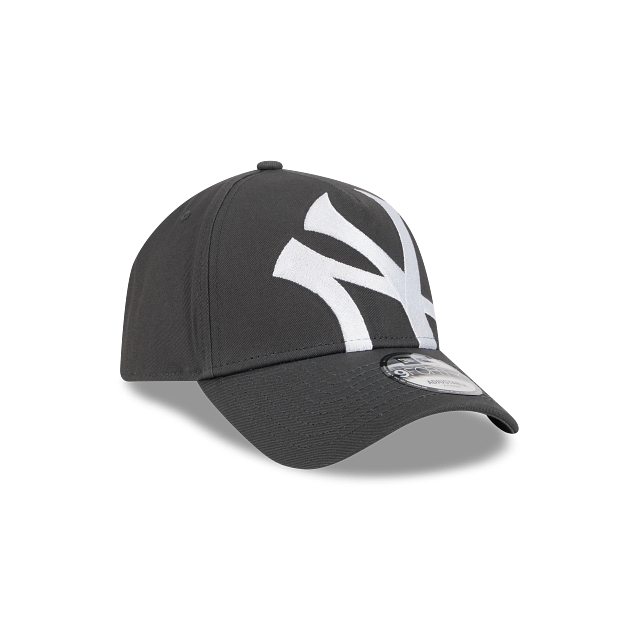 New Era 9Forty AFrame Oversized Tilt New York Yankees Logo Cap