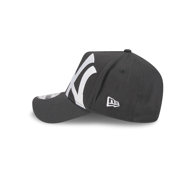 New Era 9Forty AFrame Oversized Tilt New York Yankees Logo Cap