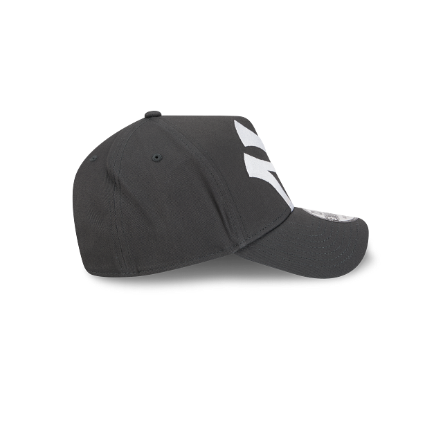 New Era 9Forty AFrame Oversized Tilt New York Yankees Logo Cap