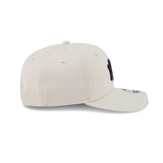 New Era 9Seventy New York Yankees Off White Black Logo Cap