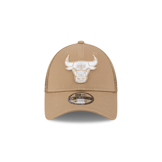 New Era 9Forty AFrame Chicago Bulls Trucker Cap Tan White Logo